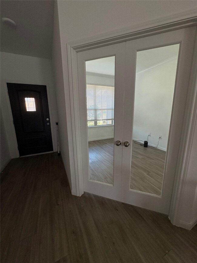 Building Photo - 1309 Grass Bnd Dr