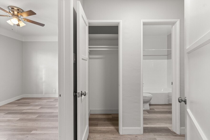 Building Photo - 801 St Louis Ave