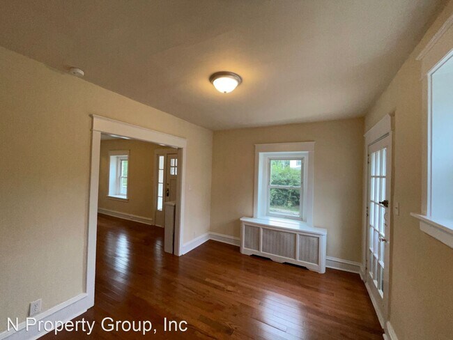 Building Photo - 3 br, 1 bath House - 143 Highland Ave