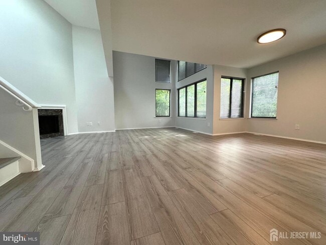 Building Photo - 104 Sayre Dr
