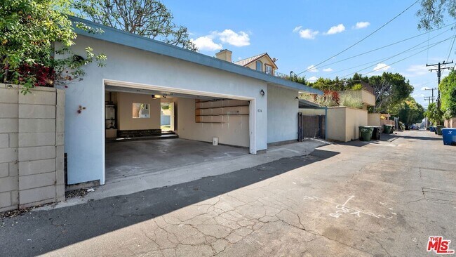 Building Photo - 624 15th St