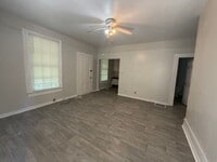 Building Photo - 941 Hill Park