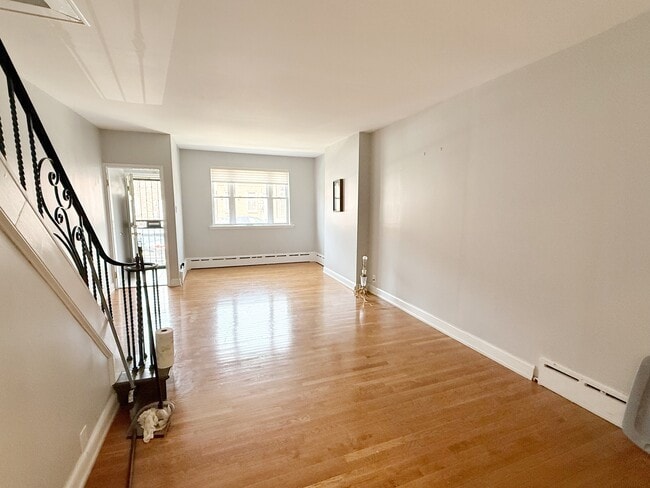 Building Photo - 1734 Wolf St