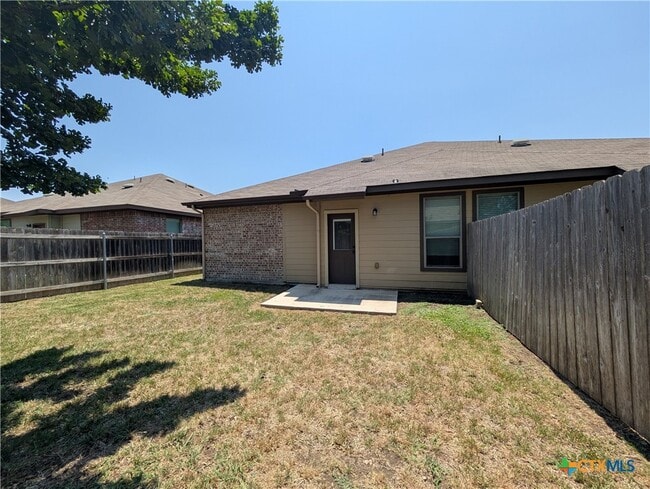 Building Photo - 660 Creekside Cir