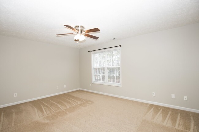 Building Photo - "Charming 4-Bedroom Home with Granite Coun...