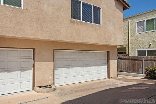 Building Photo - 3921 Oregon St