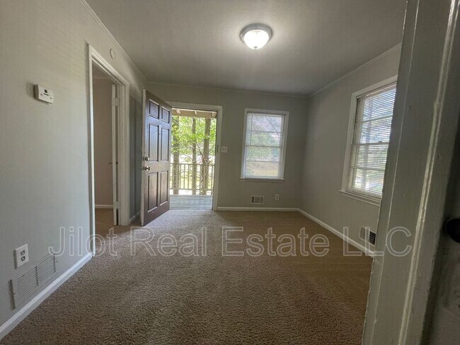 Building Photo - 3825 Church St