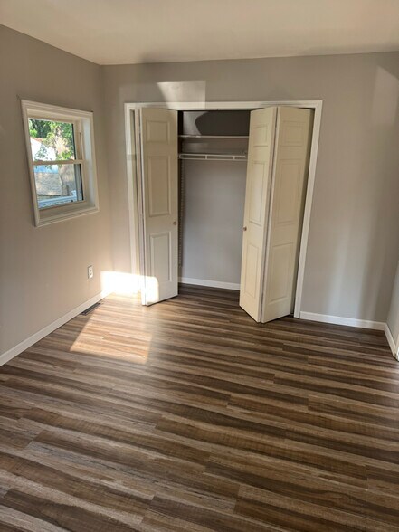 Building Photo - 4232 State Park Dr