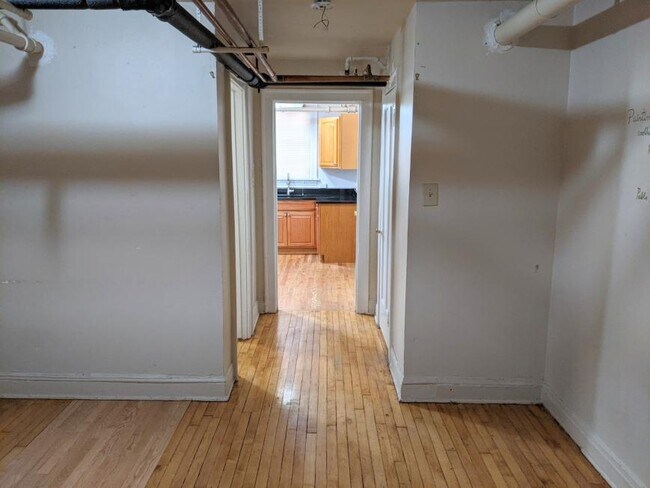 Building Photo - 1 bedroom in Evanston IL 60201