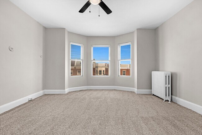 Building Photo - Charming 3-Bedroom with High Ceilings & Modern Updates