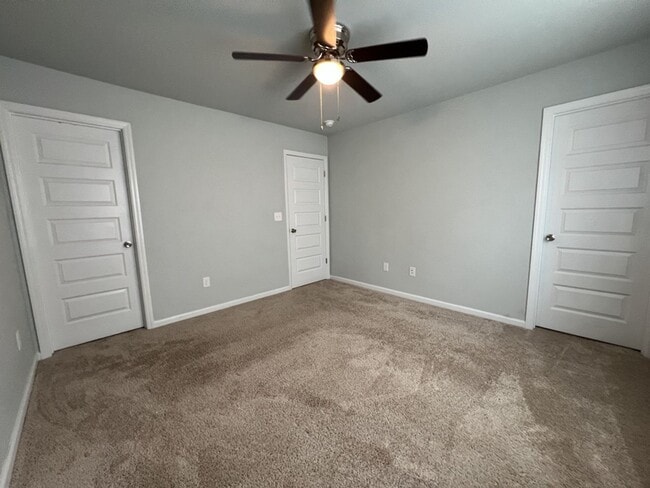 Building Photo - Townhome in Holly Ridge!!