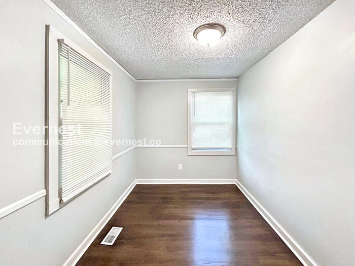 Building Photo - 2004 Bader Ave SW