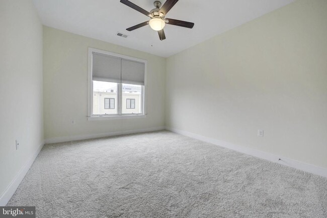 Building Photo - 620 McKenzie Ave