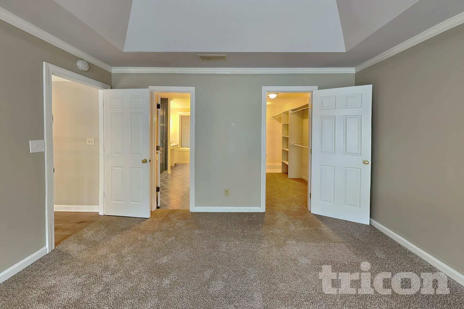 Building Photo - 1040 Huntcliff NE