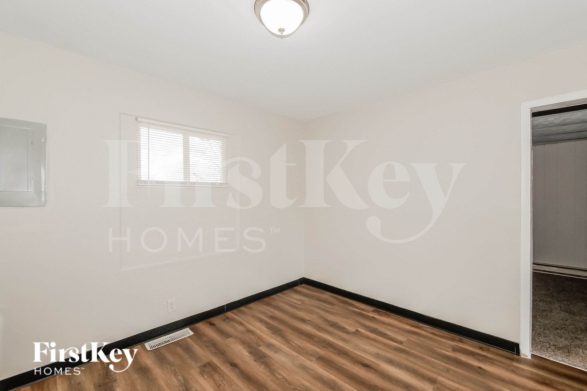 Building Photo - 5014 Katherine Dr