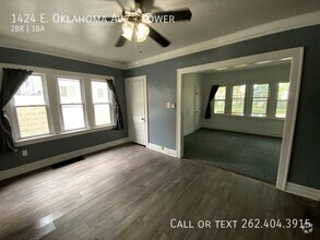 Building Photo - Recently Updated 2 Bedroom Lower Duplex