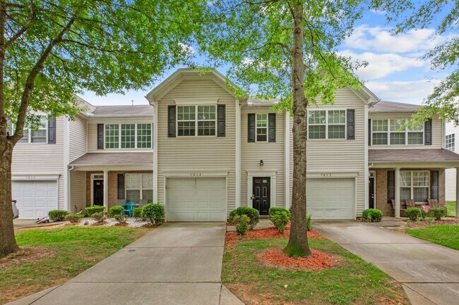 Primary Photo - Three Bedroom Townhome in sought-after Mat...