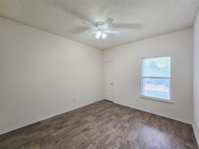 Building Photo - 8321 Cambria Dr