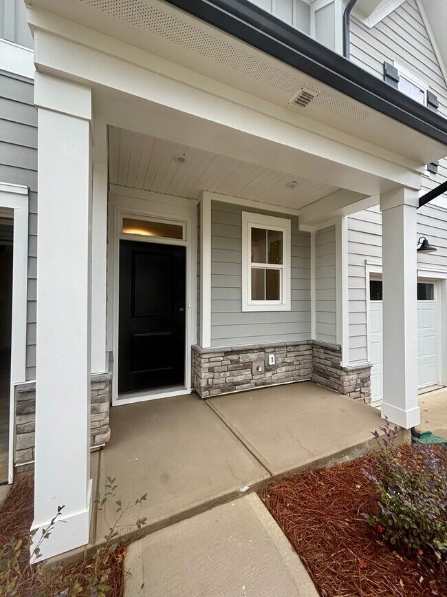 Building Photo - Beautiful, New Construction Townhouse in G...