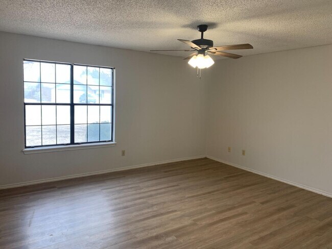 Building Photo - 408 Ironton Ave