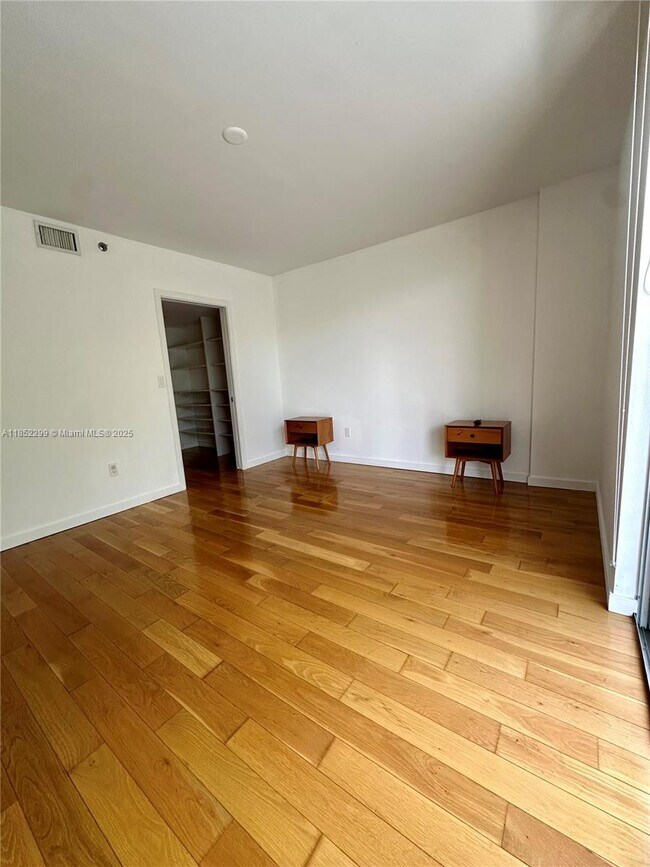 Building Photo - 9156 Collins Ave