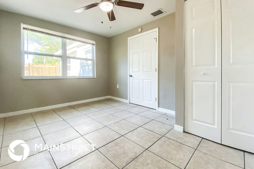 Building Photo - 1103 Chelsea Ln