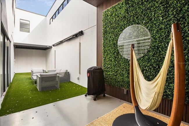 Building Photo - 1049 N Kentucky Ave