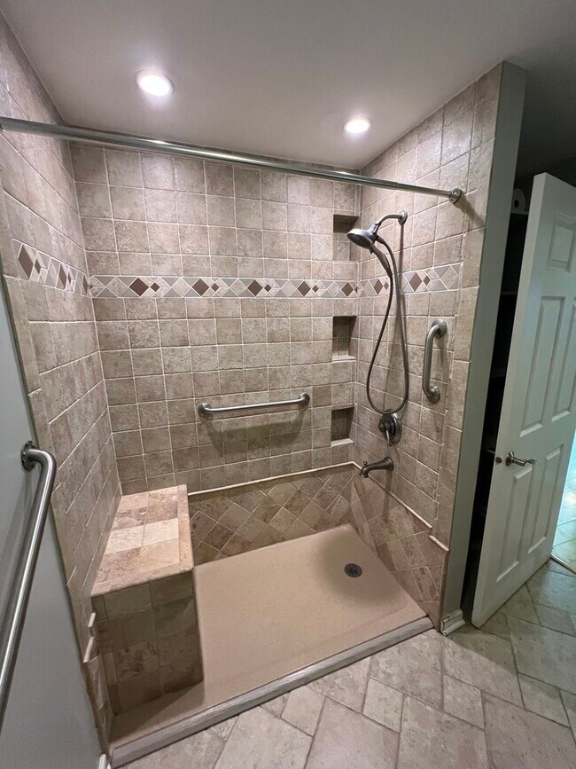 Building Photo - 157 Concord Ln