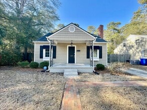 Building Photo - 228 Pinecrest Dr