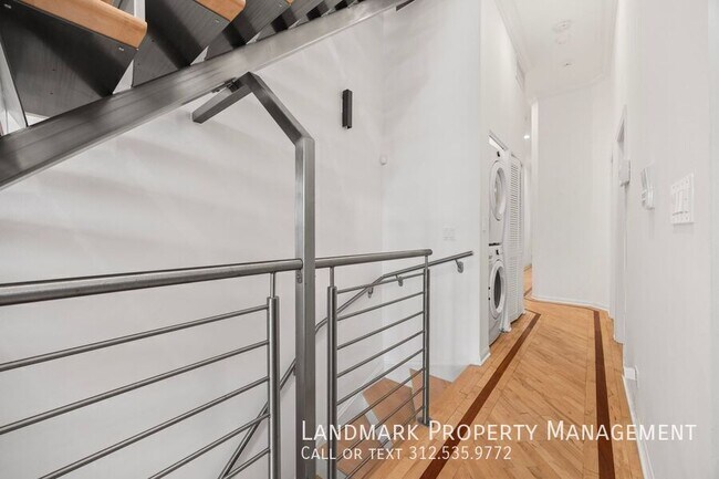 Building Photo - 1755 N Artesian Ave