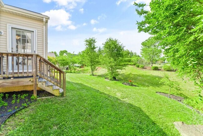 Building Photo - 243 Mindy Ct SE