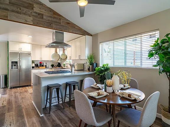 Building Photo - "Charming 2-Bedroom San Diego Retreat with...