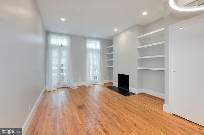 Building Photo - 3416 N St NW