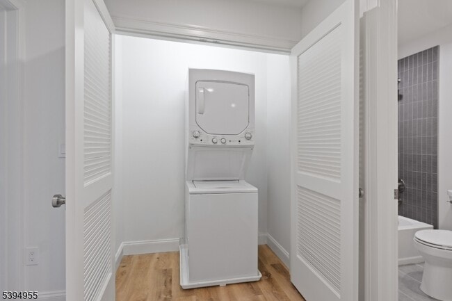 Building Photo - 42 Church St