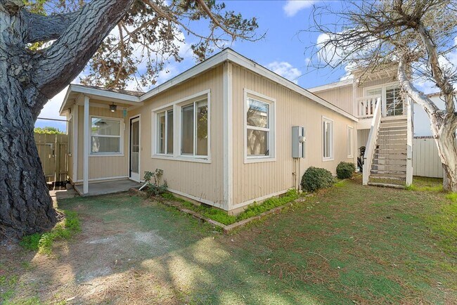 Building Photo - 107 S Aviation Blvd