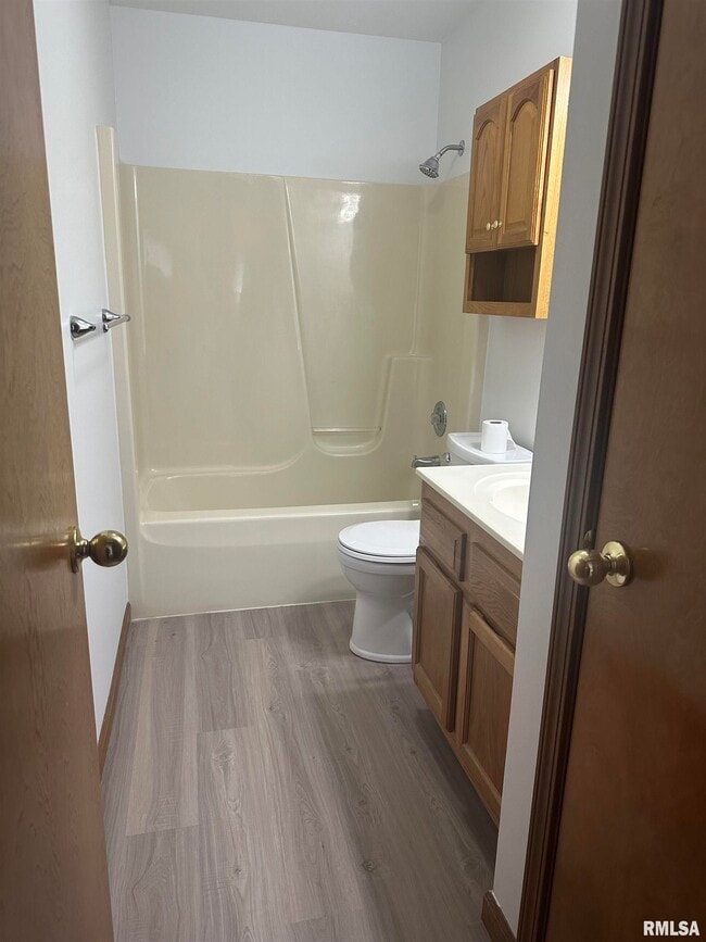 Building Photo - 3130 Cascade Dr