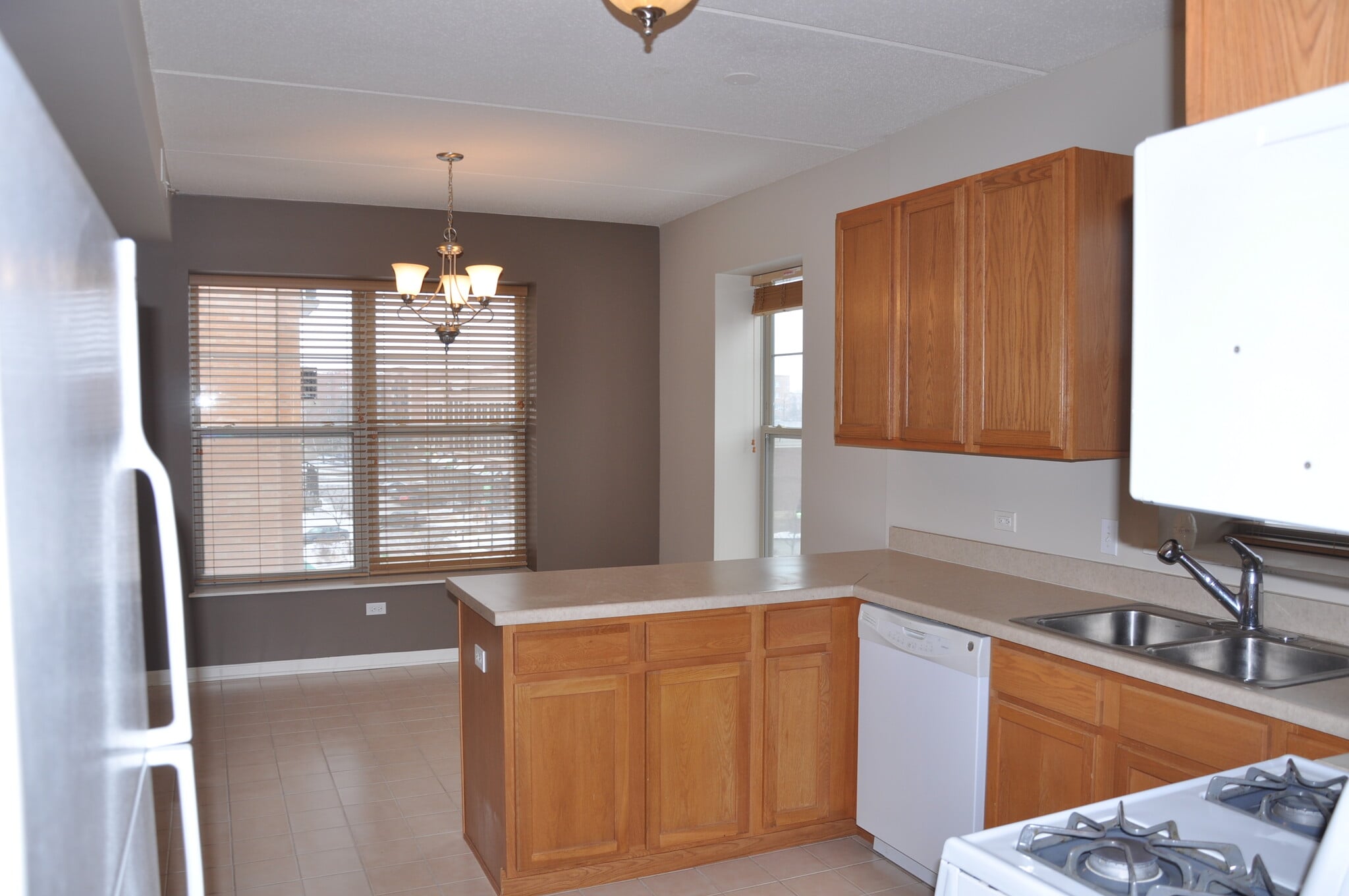 Building Photo - 656 Pearson St