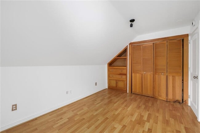 Building Photo - 272 Boulevard
