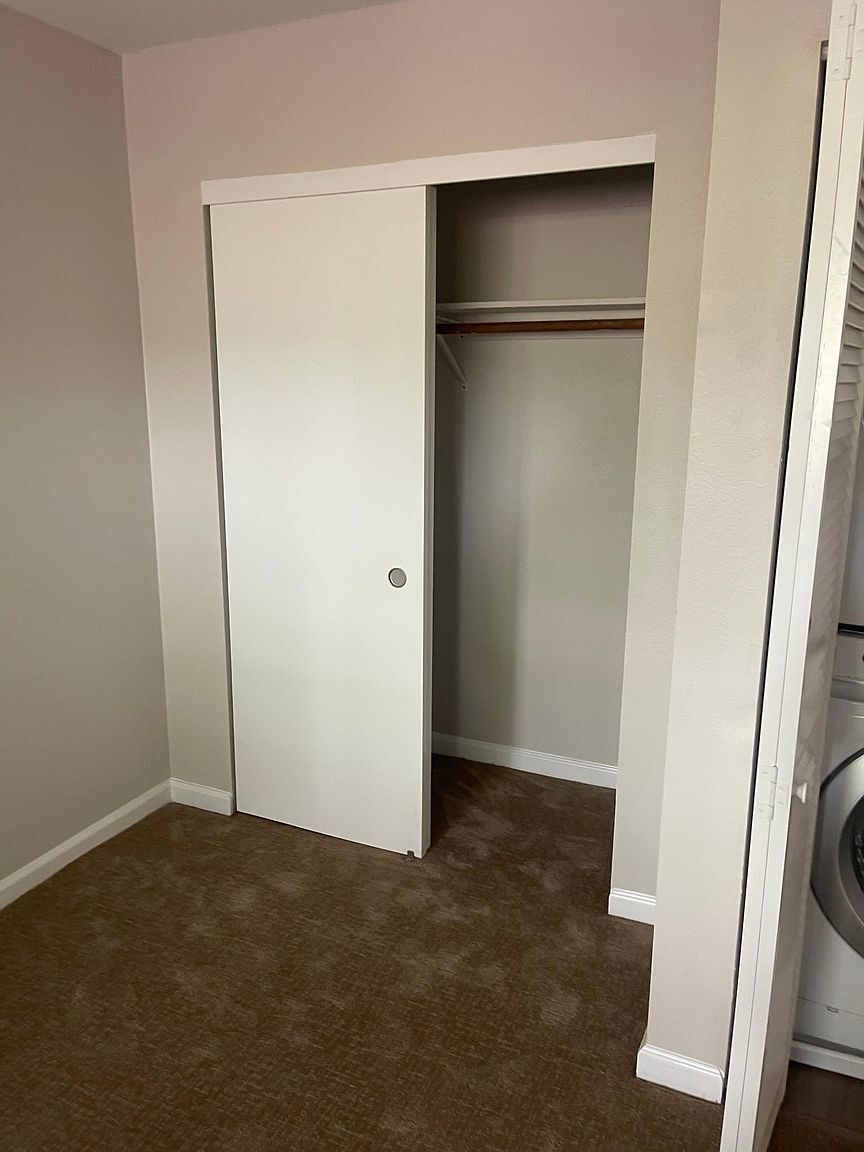 Building Photo - 2600 Jones Rd