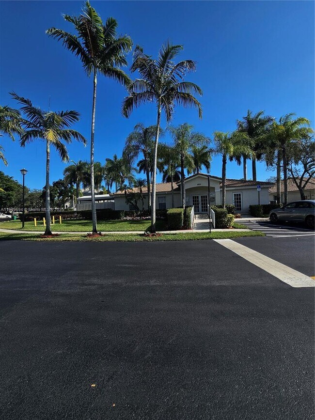 Building Photo - 3192 SW 50th St