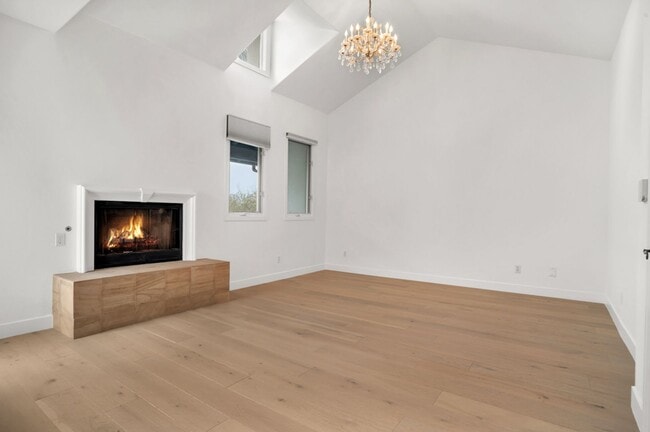 Building Photo - UPDATED LUXURY MALIBU CONDO!