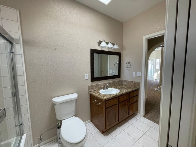 Building Photo - Home in Residential Estates Golf Course Neighborhood for rent!