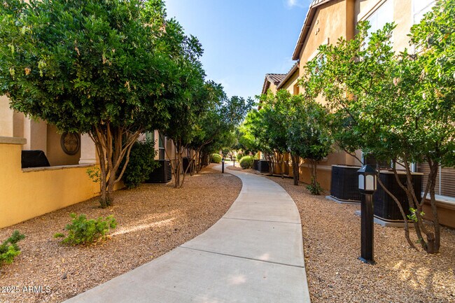 Building Photo - 14575 W Mountain View Blvd