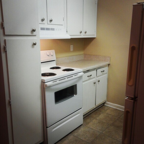 Interior Photo - Vestawood