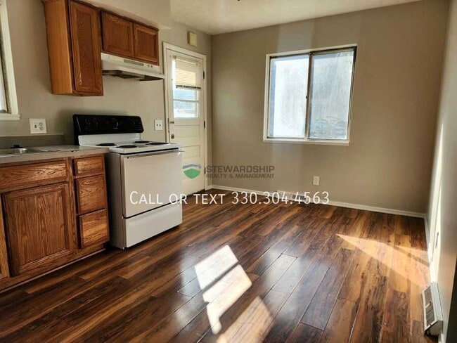 Building Photo - 1327 15th St NW