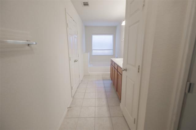 Building Photo - 1021 N Rhea Dr