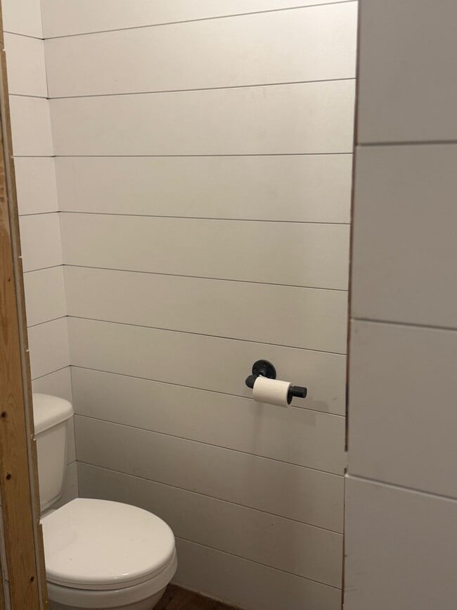 Building Photo - 808 N 8th St