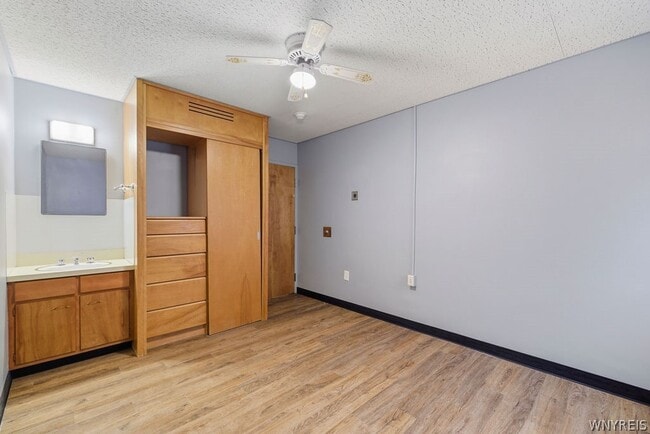 Building Photo - 57 St Johns Parkside