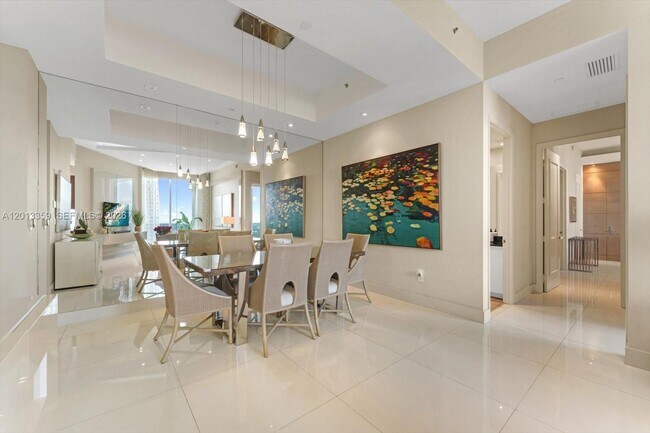 Building Photo - 15811 Collins Ave