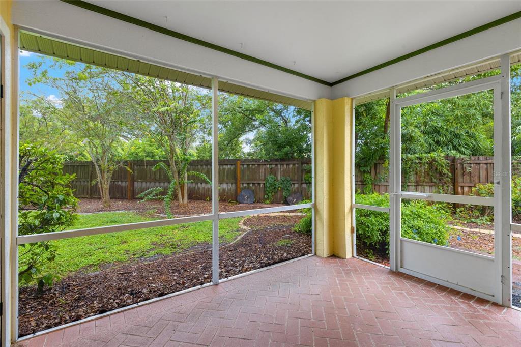 screened in lania - 6396 27th St N